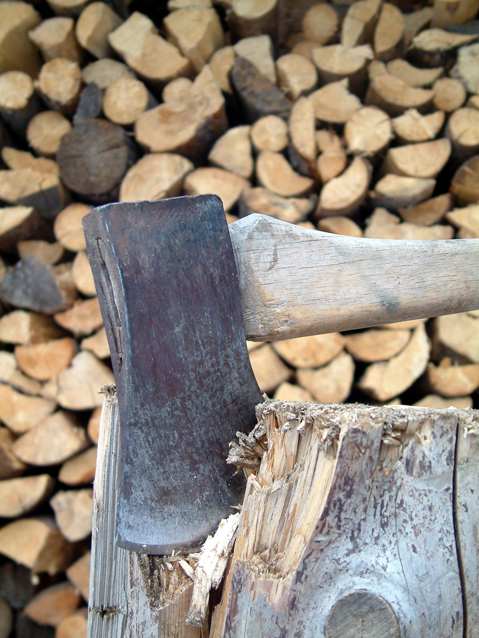Chopped Firewood Sales and Delivery Services in Englewood OH
