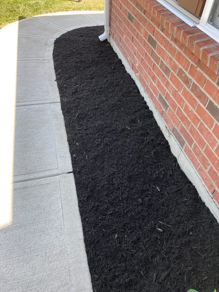 Englewood OH Mulch Laying Services